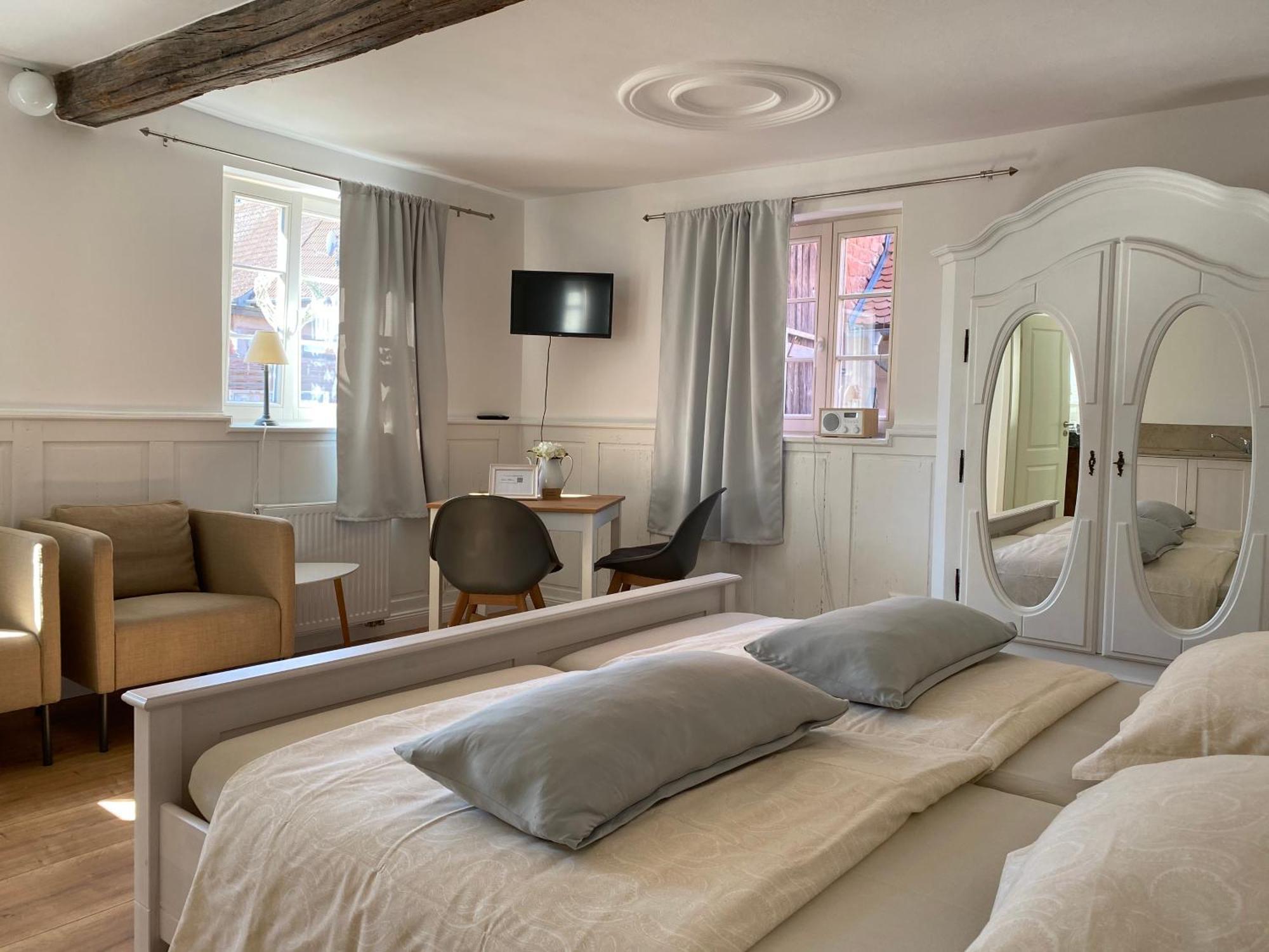 Sonnenhof 1737 - Ferienzimmer & Apartments Barbelroth Exterior photo